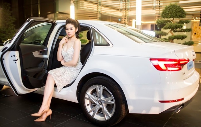 Nhân ngày 8/3 cùng chiêm ngưỡng vẻ đẹp của các chị em bên xế cưng