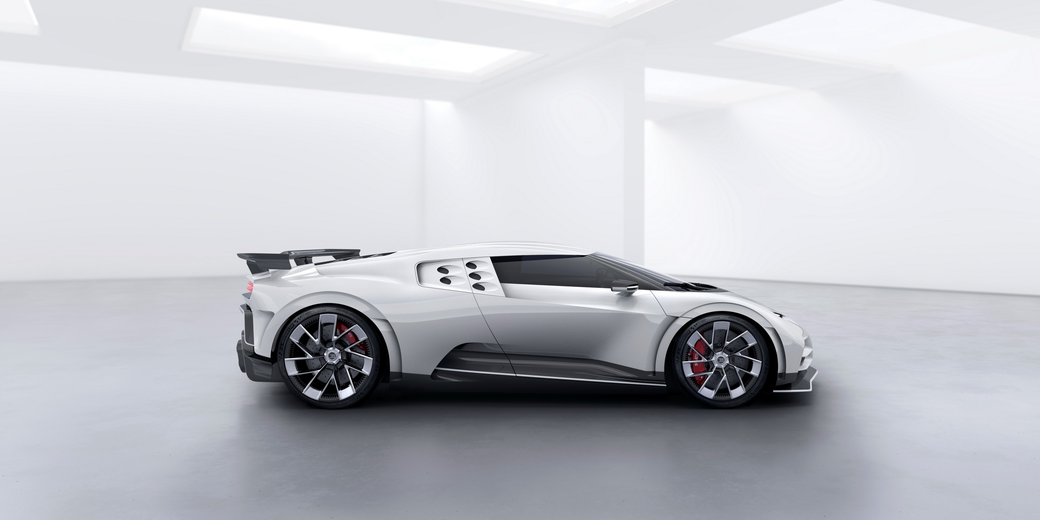 Giữa m&ugrave;a dịch, Cristiano Ronaldo vừa bỏ ra 200 tỷ để tậu si&ecirc;u xe chỉ c&oacute; 10 chiếc tr&ecirc;n thế giới