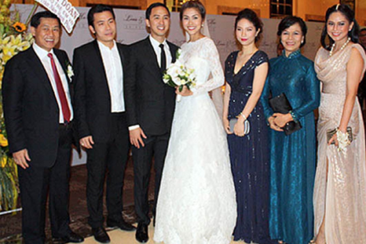 Siêu mẫu Thanh Hằng mặc trang phục cưới của NTK Công Trí | ELLE