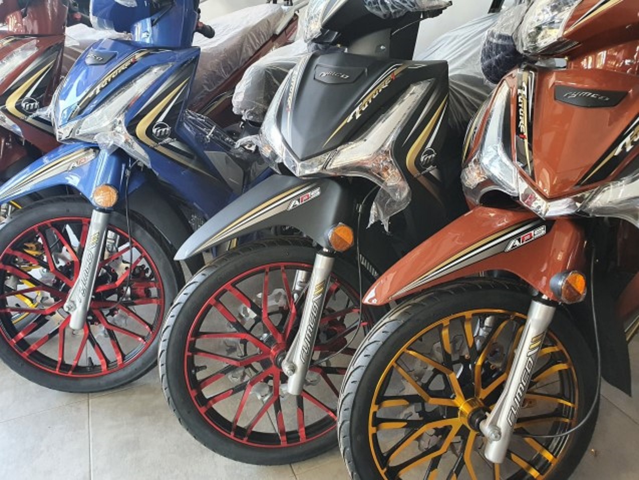 Honda Future 125 gắn loạt đồ chơi xịn tại Đà Nẵng