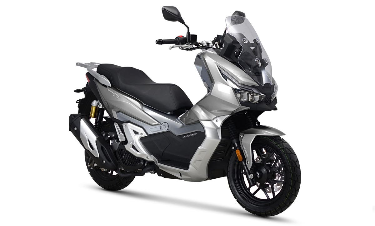 Bản sao' giá rẻ của Honda ADV 150 ra mắt, thu hút người dùng với thiết kế  và trang bị vượt tầm giá