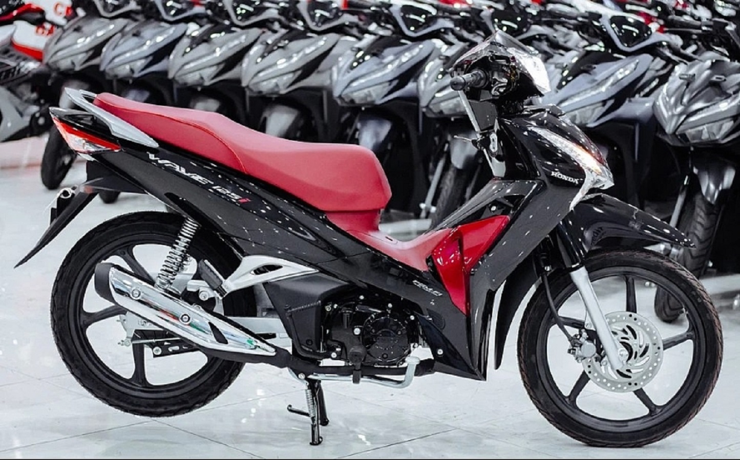 Giá bán Honda Wave 125i nhập từ Thái Lan lên tới gần 100 triệu đồng
