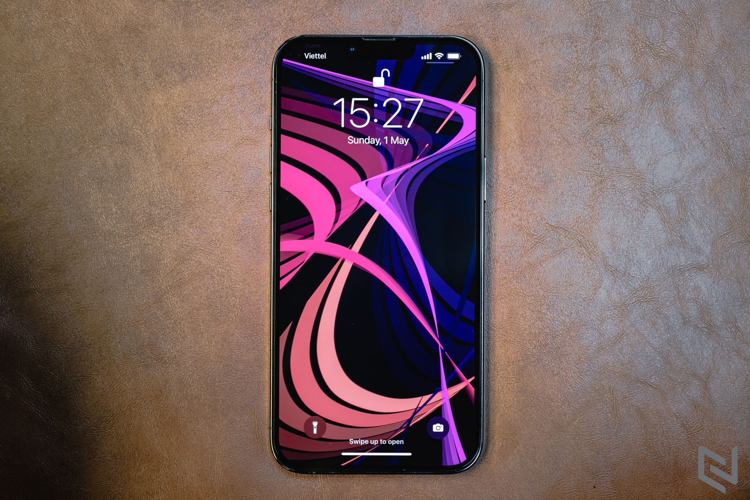 BOE màn hình OLED iPhone 14 là công nghệ tiên tiến nhất hiện nay. Hãy trải nghiệm ngay màn hình siêu rõ nét và sắc nét này với những hình nền đẹp nhất cho iPhone 14 của bạn.