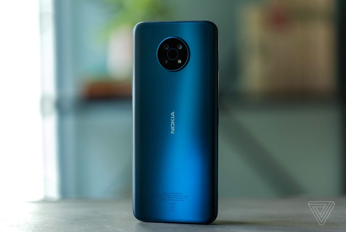 People fall in love with a set of 5 beautiful, cheap Nokia phones, reducing the gas for many months in July