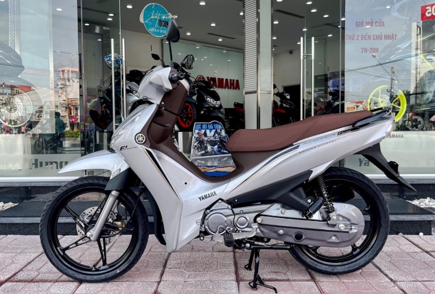 Giá xe Yamaha Jupiter Finn ở mức khó tin đầu tháng cô hồn, đến Honda Wave Alpha cũng phải ngỡ ngàng