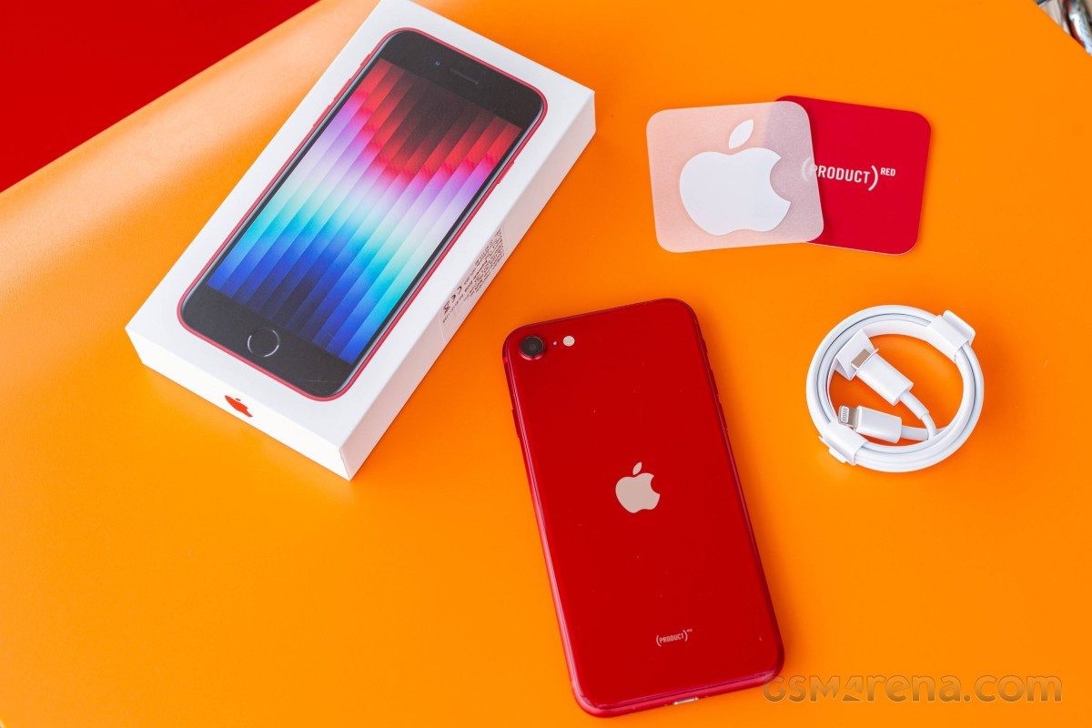 The price of iPhone SE 2022 in September, breaking a brand new box under 10 million makes people surprised