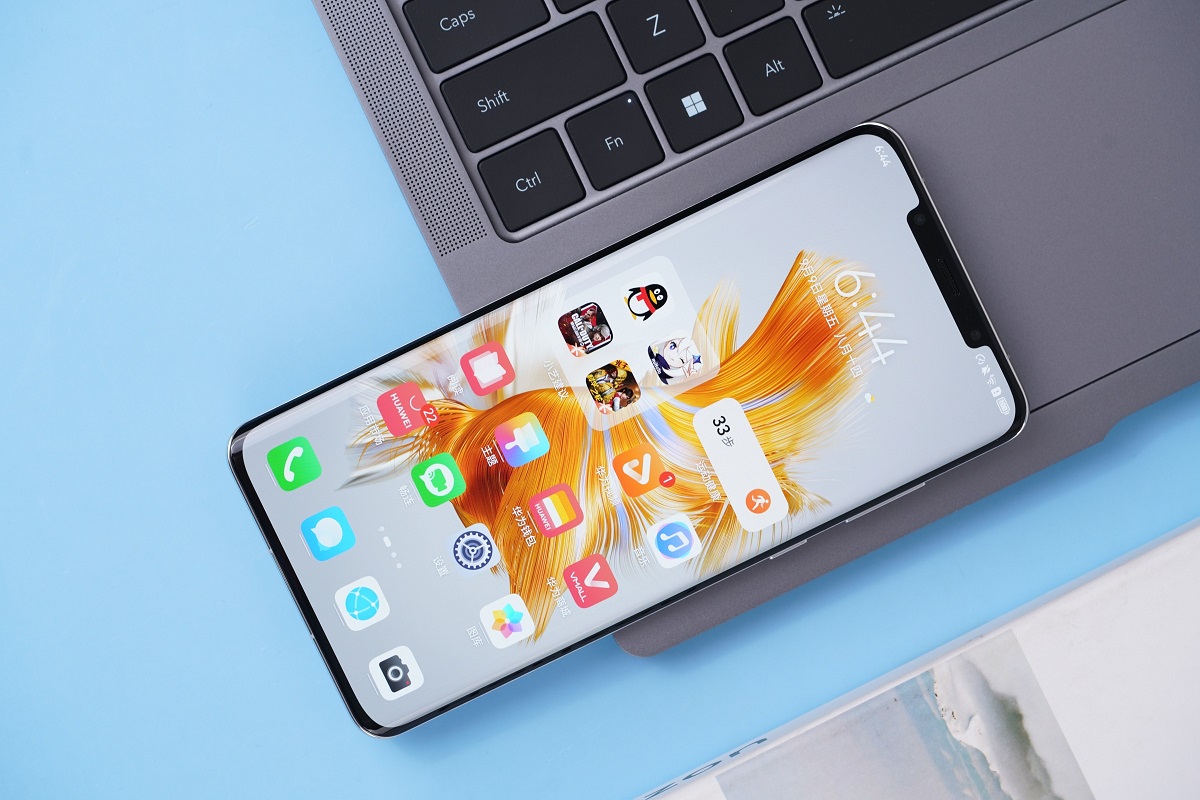 Open the box, quickly feel Huawei Mate 50 Pro, strangely similar to iPhone 12, satellite communication like iPhone 14