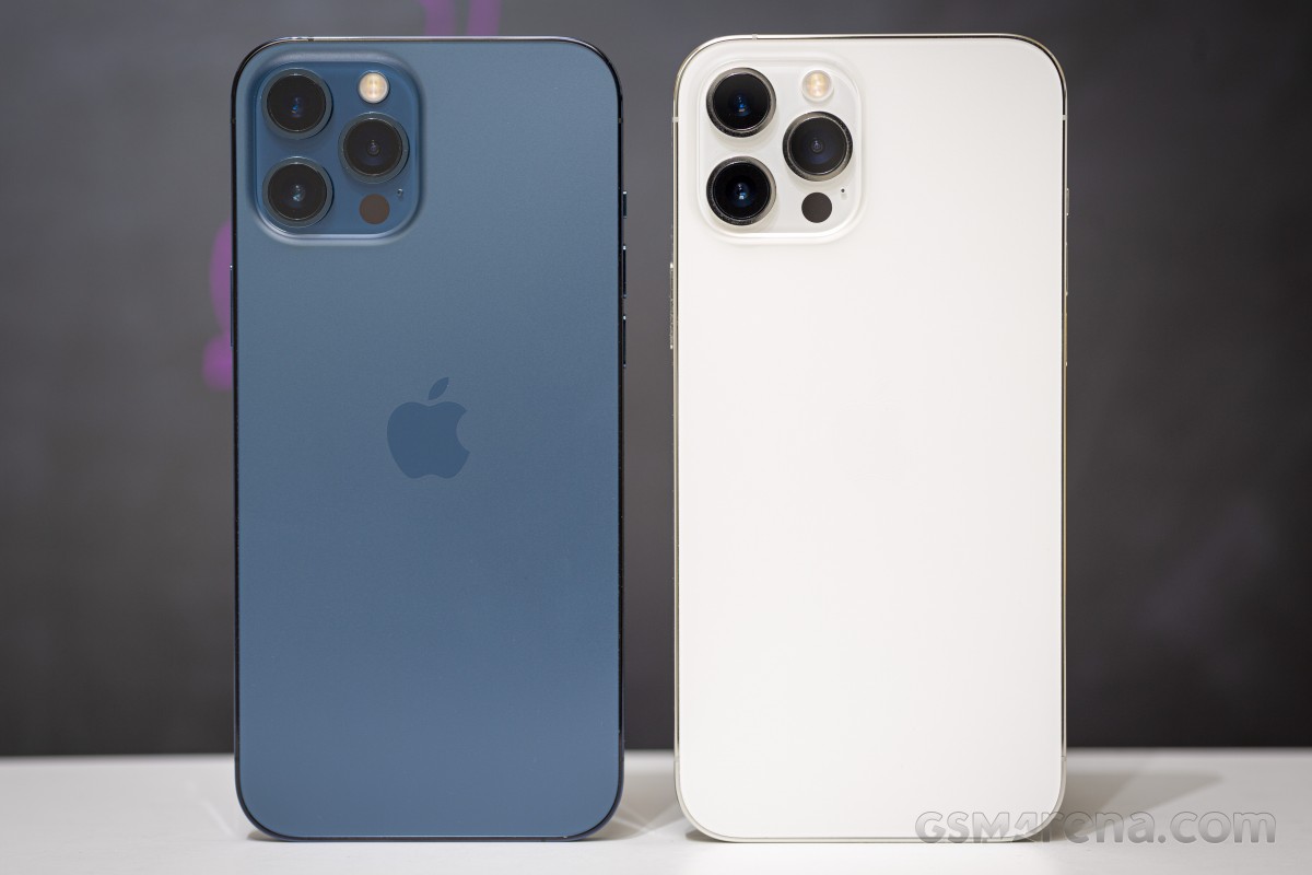 thumbnail - Ngỡ ngàng giá iPhone 12 Pro Max rẻ hơn mua iPhone 14 Pro Max 10 triệu, hạ gục khách Việt