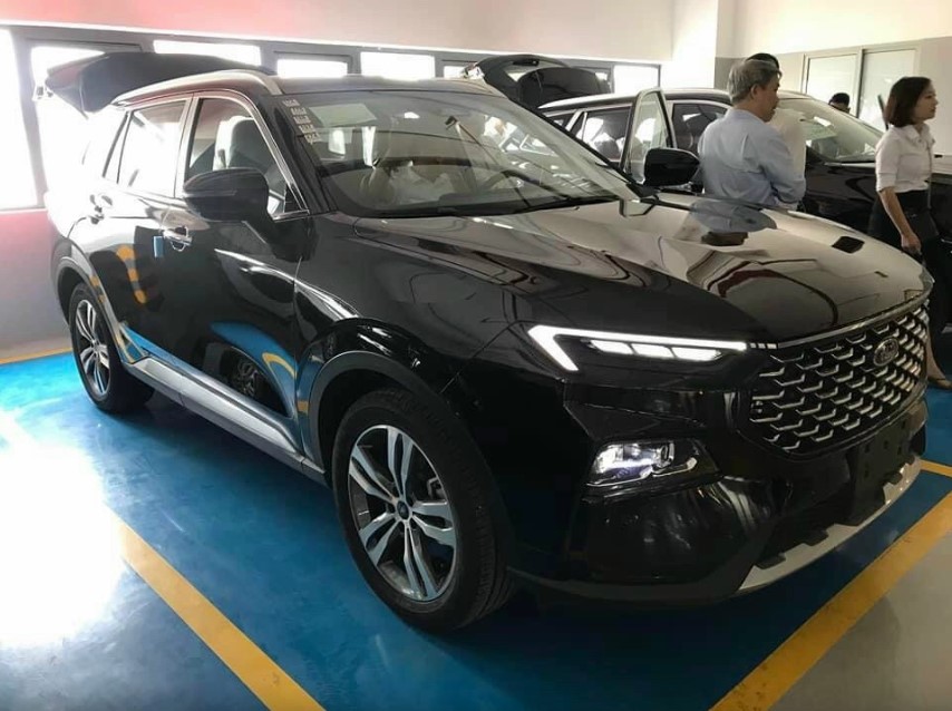 Ford’s new SUV model landed at the dealer, preparing to bring down the Honda CR-V with a price that Vietnamese customers cannot ignore