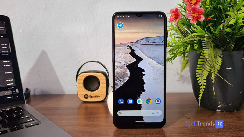 Cluster of 3 high-end cameras, 5000 mAh battery
