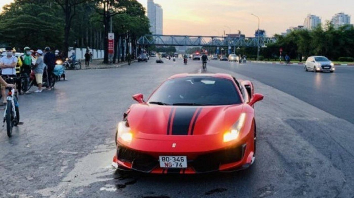 Ferrari driver surrendered, Kia Seltos car owner burned his car at the dealership