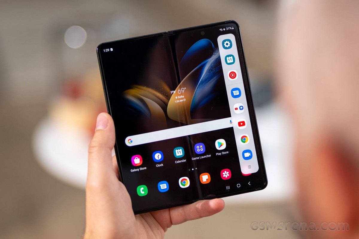 Samsung Galaxy Z Fold 4 dropped sharply, only equal to iPhone 13 Pro Max