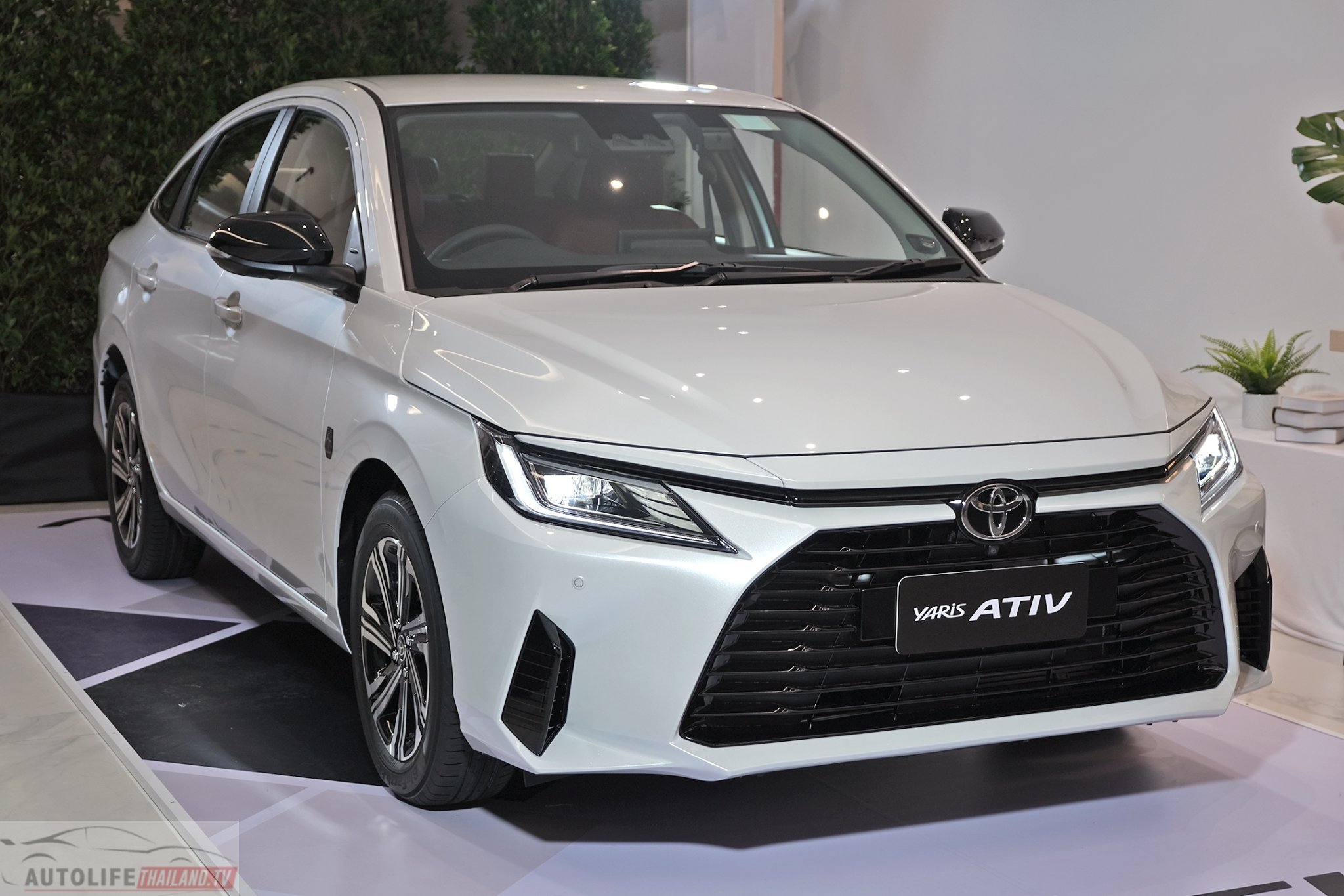 Đại lý nhận cọc Toyota Vios 2023, sớm về tay khách Việt với loạt nâng