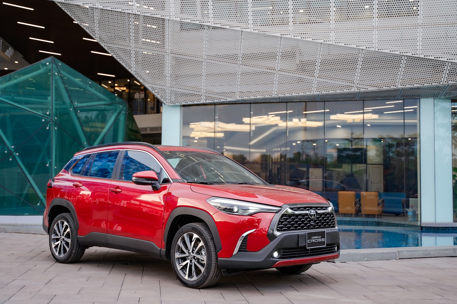 Confidently overwhelm Hyundai Creta