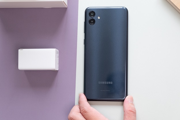 The latest Galaxy A04 price in January, recently reduced to the floor, ousted the iPhone 6S from the segment