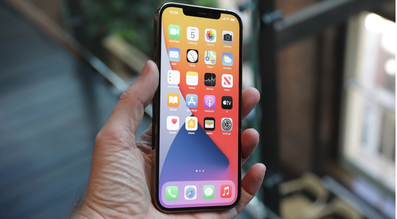 The reasons iPhone 12 Pro Max becomes a ‘bargain’ during Tet