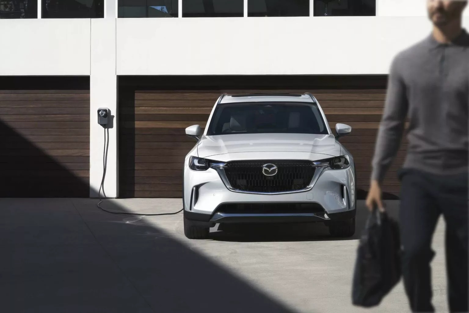 Mazda CX-90 2023 was officially launched for VND 938 million, promising to create a ‘big bang’