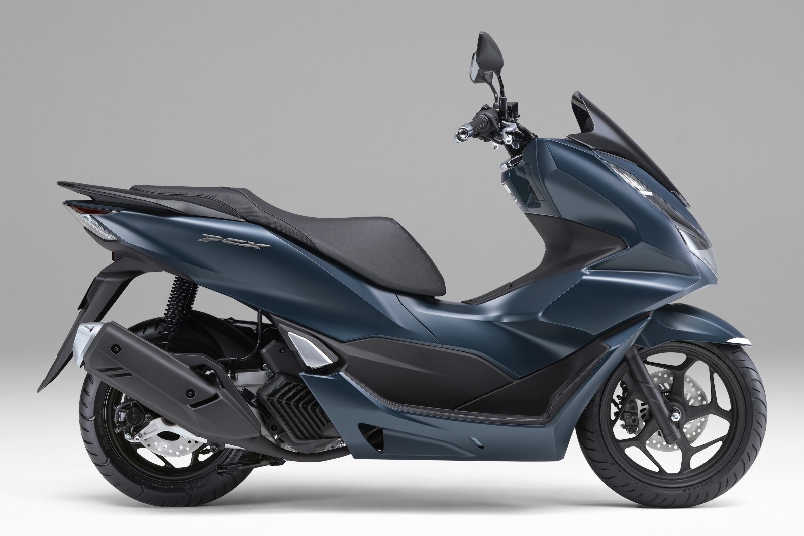 2023-honda-pcx-2-1676217726.jpg