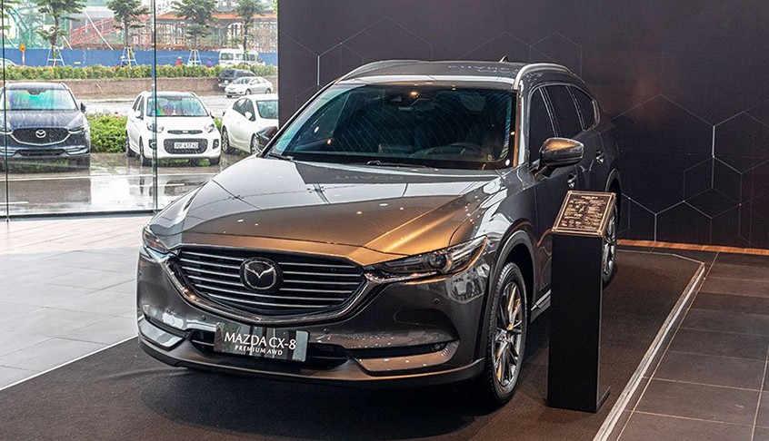 Mazda CX-8 mạnh tay giảm giá gần 100 triệu đồng, quyết soán ngôi Hyundai Santa Fe và Toyota Fortuner ảnh 3