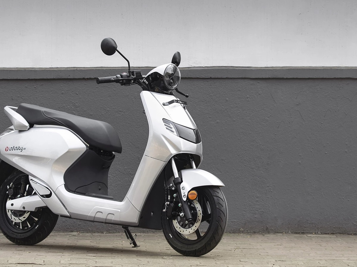 Launched a new electric scooter model with a price of 27 million, a beautiful appearance that far exceeds Honda Vision 2022