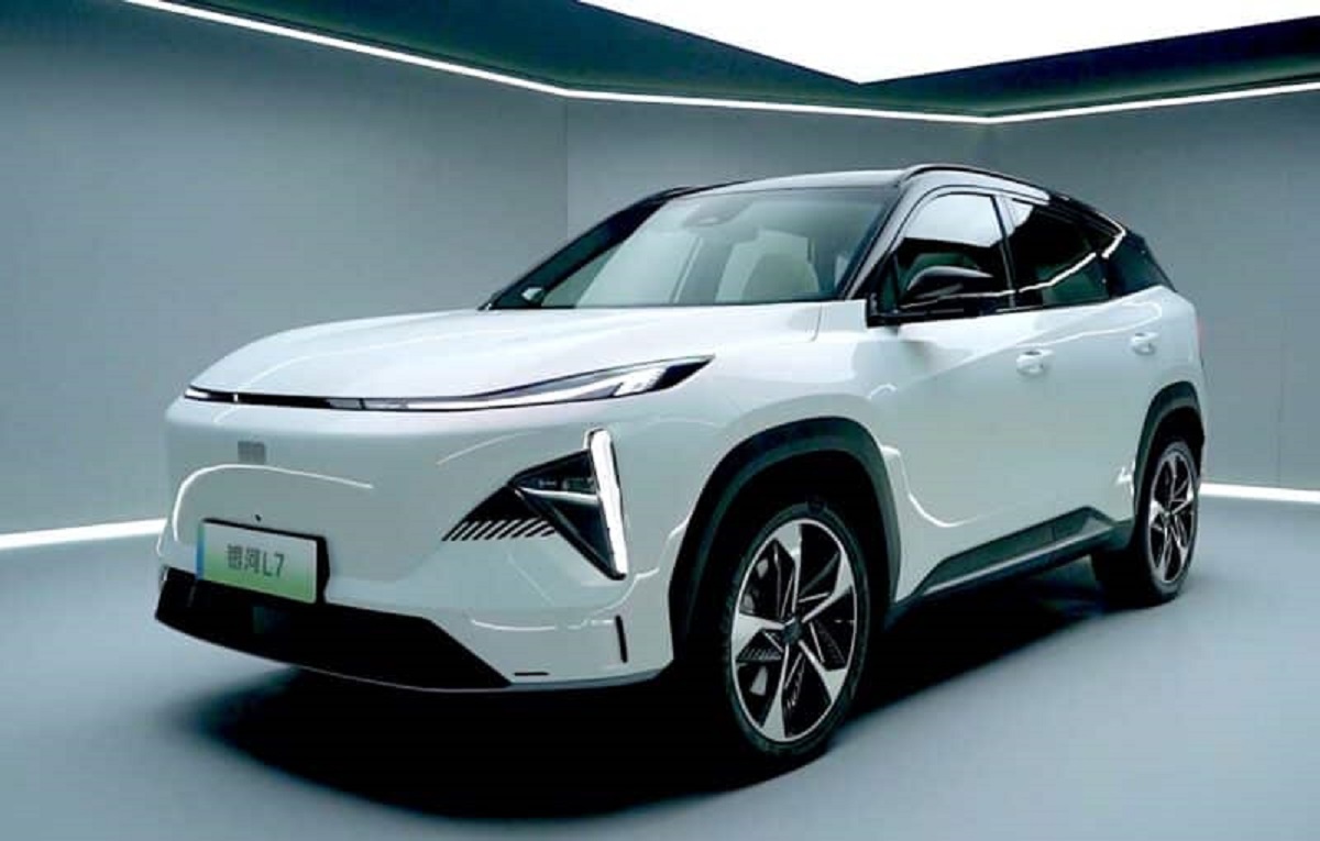 Revealing the Geely Galaxy L7 model with a beautiful design, easy to explode in sales in the near future