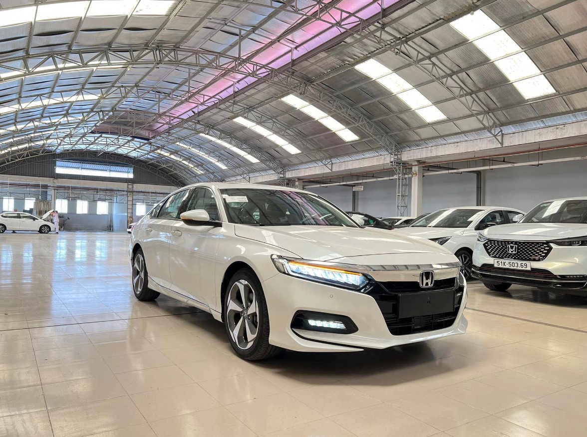 ‘Challenger’ Toyota Camry and Kia K5 with unprecedented deep discounts, golden opportunity for Vietnamese customers to buy cars