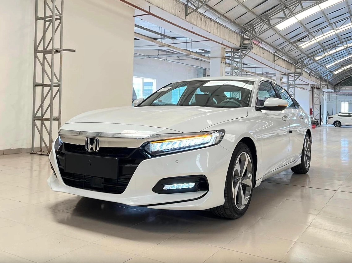 ‘Kẻ thách thức’ Toyota Camry và Kia K5 giảm giá sâu chưa từng có, cơ hội vàng cho khách Việt tậu xe ảnh 2