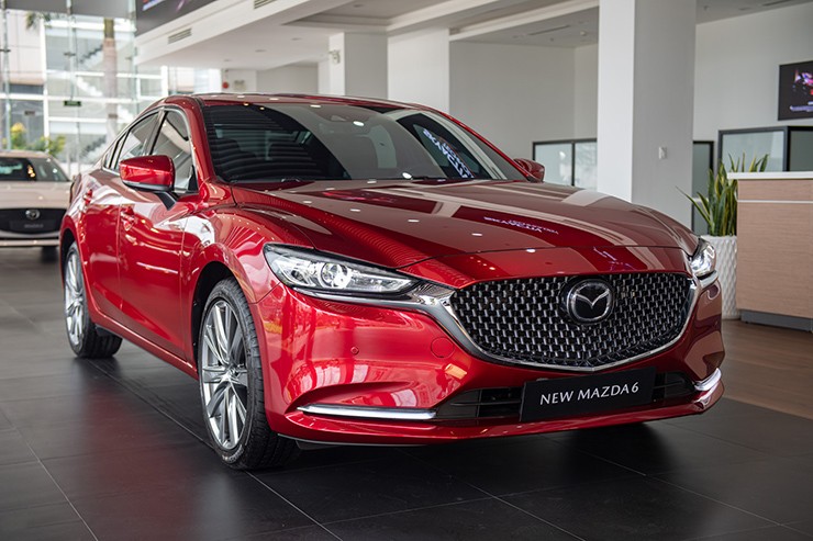 Mazda6 ‘uy hiếp’ Kia K5 và Toyota Camry bằng giá lăn bánh hấp dẫn kèm ưu đãi khủng đầu tháng 4/2023 ảnh 1