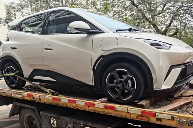 Tin xe 8/4: Hyundai Santa Fe và Ford Everest run rẩy vì ‘kẻ huỷ diệt’ Toyota Fortuner đã về Việt Nam ảnh 4