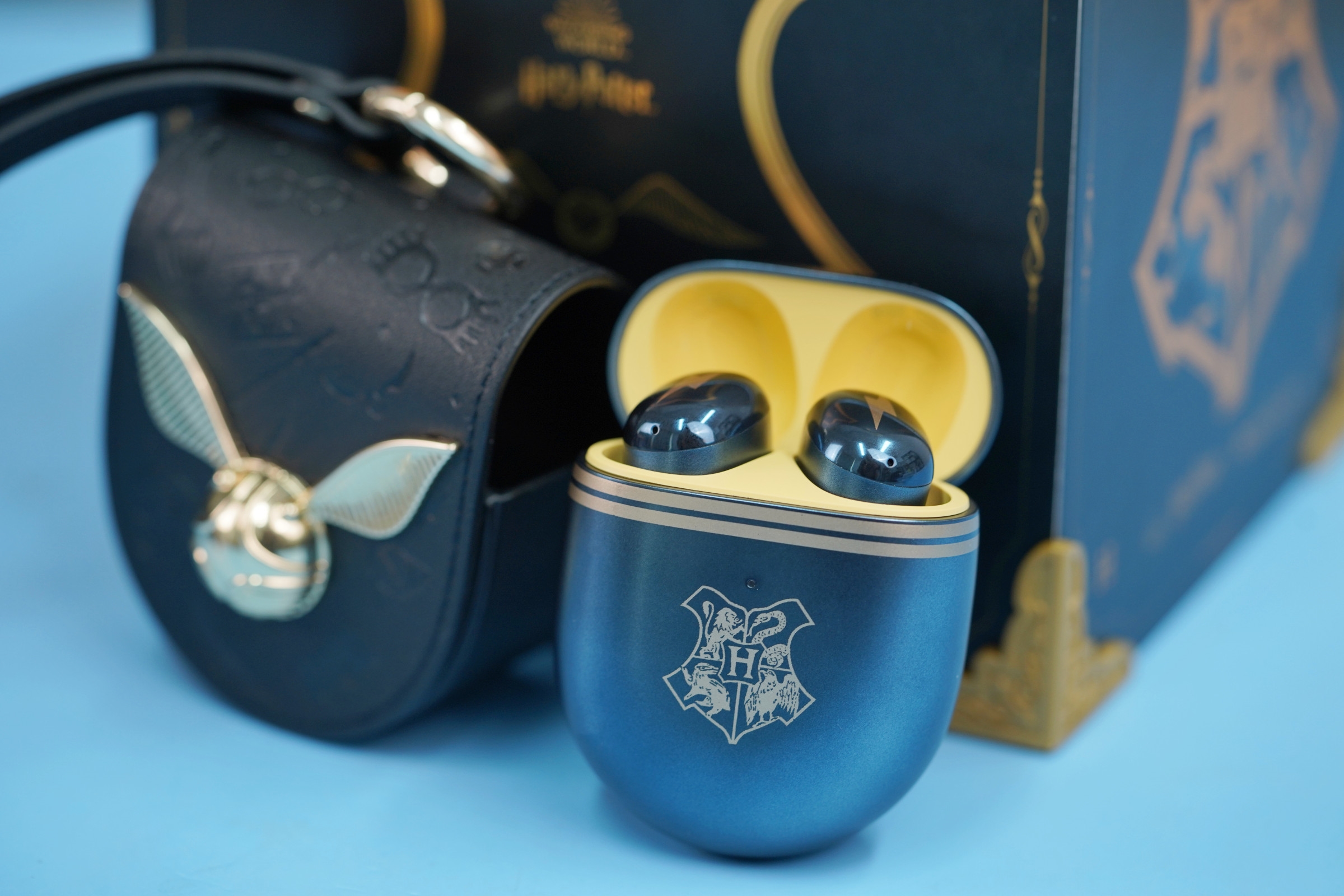 Đập hộp Redmi Buds 4 Harry Potter giá 1.3 triệu đồng, ngon hơn AirPods, thiết kế ‘ma thuật’ hấp dẫn