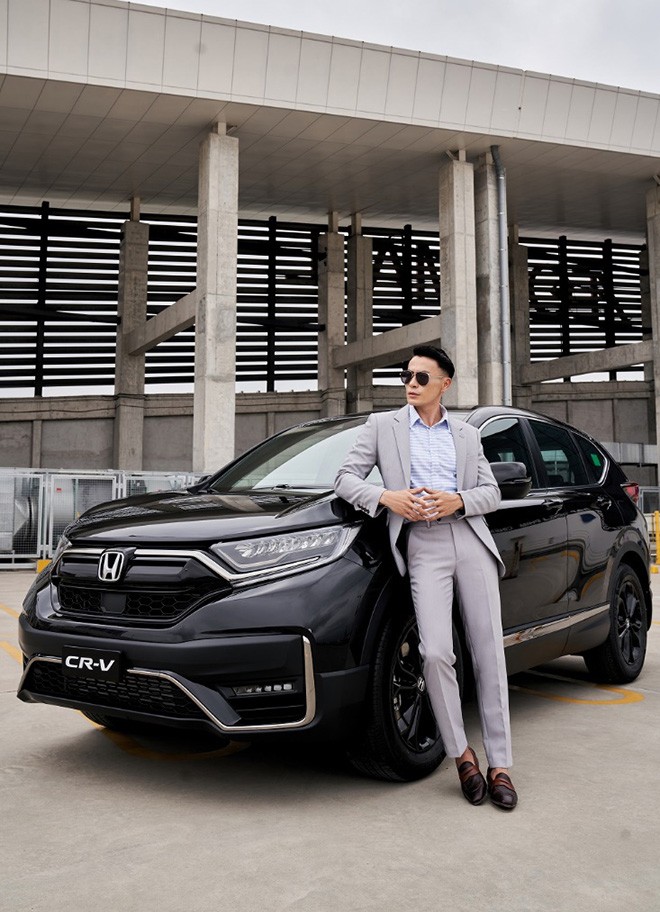 Giá xe Honda CR-V lăn bánh tháng 4/2023: Khách Việt có cơ hội tốt để mua xe, Mazda CX-5 'tái mặt' ảnh 1