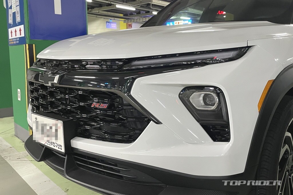 Đối thủ 'một chín một mười' của Toyota Fortuner 2022 về đại lý, sắp mở bán với loạt nâng cấp 'khủng'