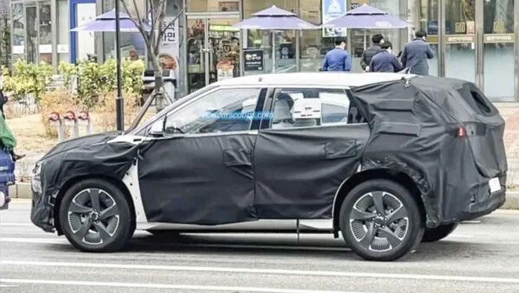 ‘Khắc tinh’ của Mitsubishi Xpander và Toyota Veloz Cross lần đầu lộ diện, giá dự kiến hứa hẹn gây số ảnh 1