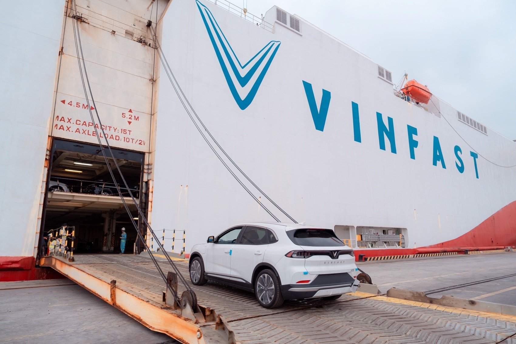 VinFast xuất khẩu 1.879 xe VF 8 tiếp theo tới Bắc Mỹ ảnh 4