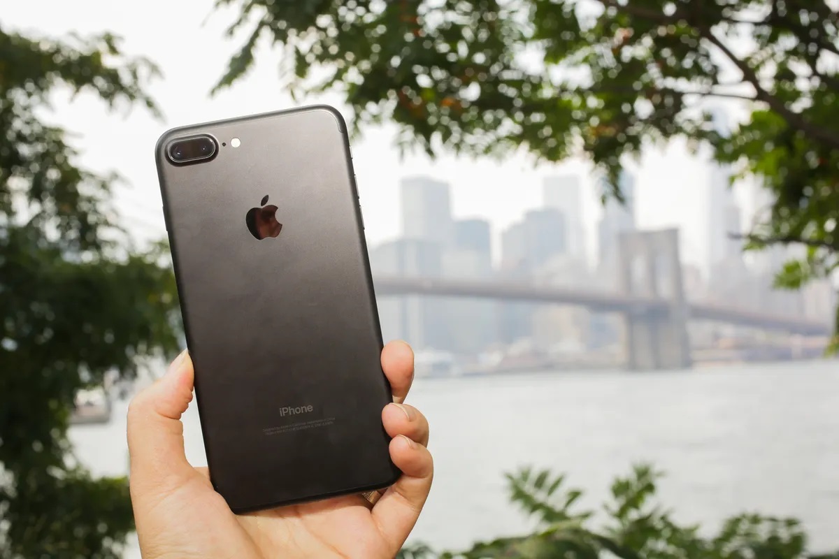 iPhone 7 Plus price ‘student’ at the end of April, performance is smooth enough for Vietnamese customers to ‘false’