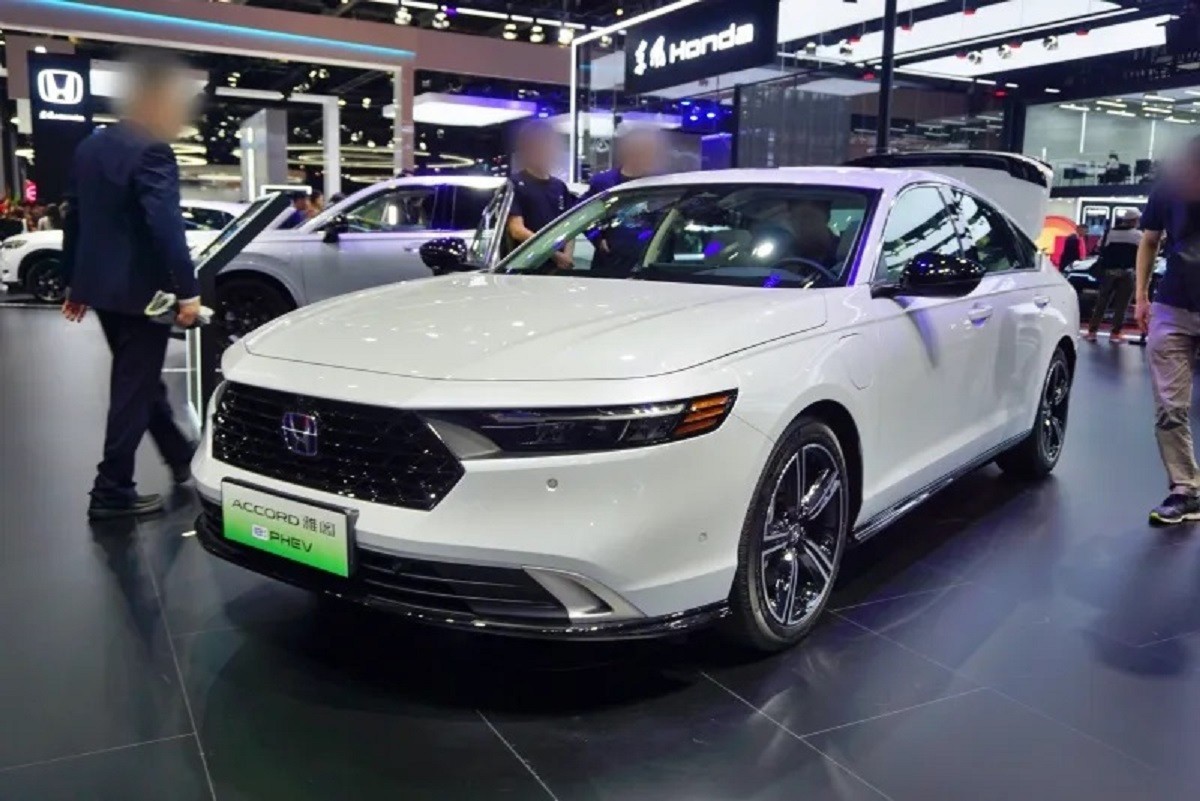 Honda Accord 2023 lộ diện, hé lộ loạt nâng cấp 'trên cơ' Toyota Camry