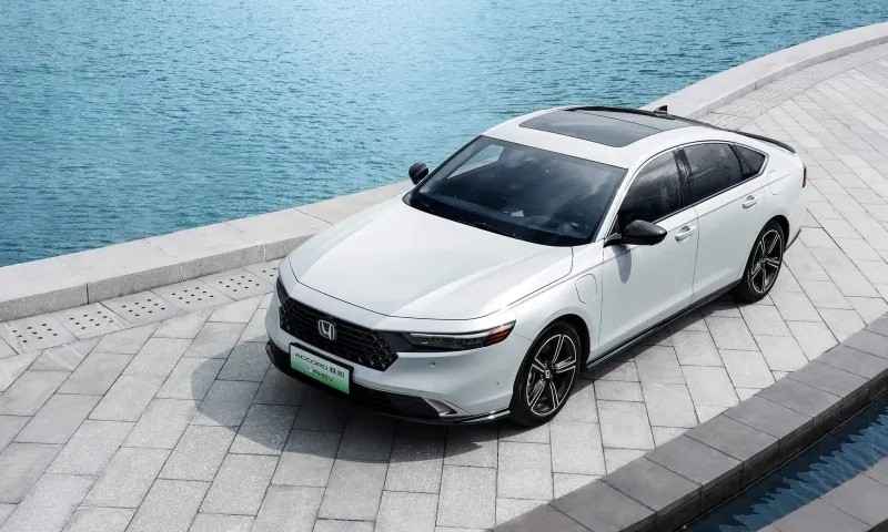 Honda Accord 2023 lộ diện, hé lộ loạt nâng cấp 'trên cơ' Toyota Camry