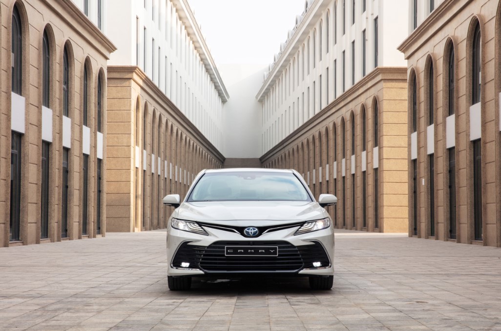 Giá lăn bánh Toyota Camry mới nhất tháng 5/2023 ở mức cực hời, ‘cắt đuôi’ Kia K5 và Mazda6 ảnh 4