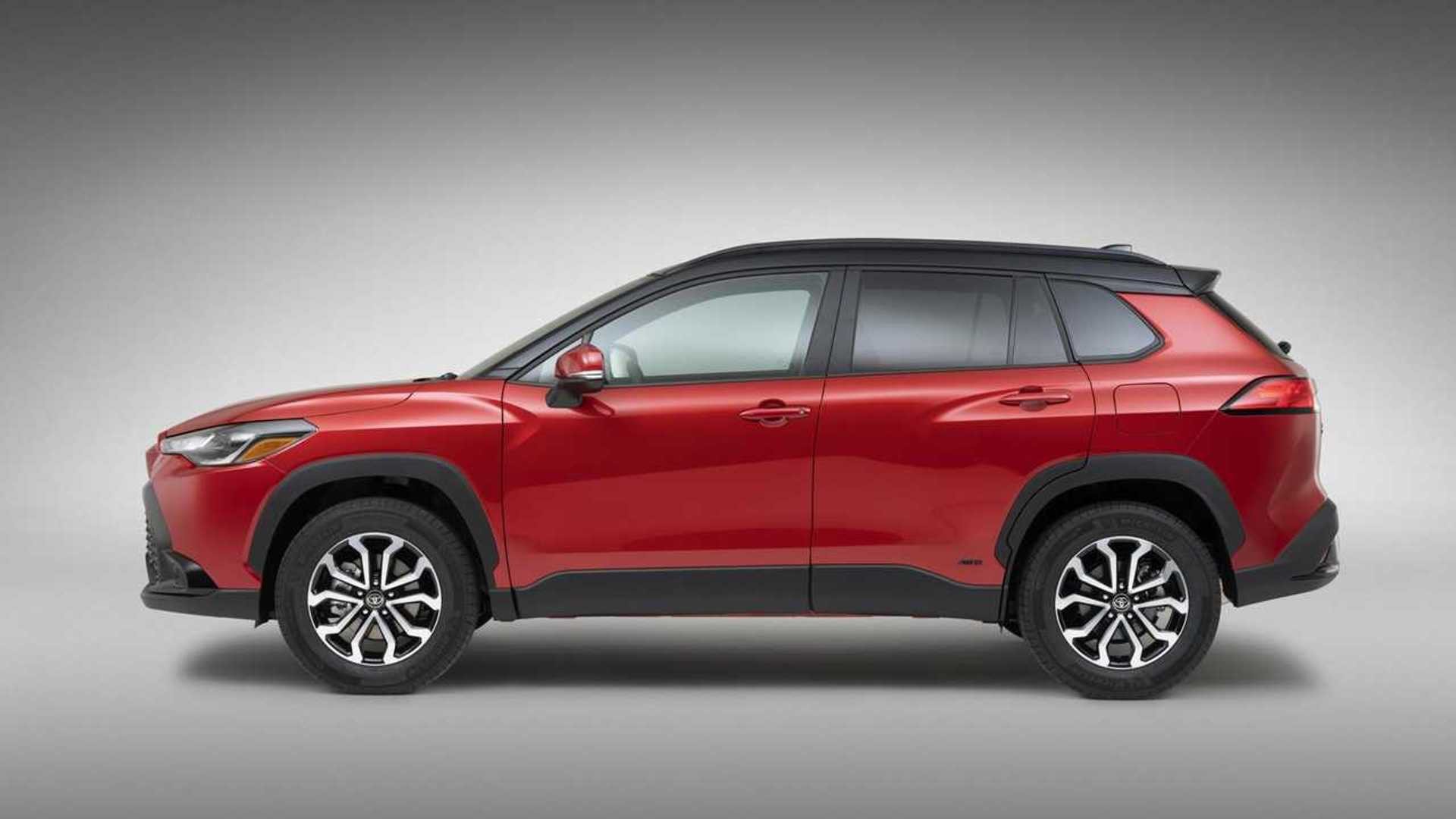 Toyota Corolla Cross Hybrid 2023 chốt giá bán ở mức khó tin, sẵn sàng phá đảo phân khúc vào tháng 6