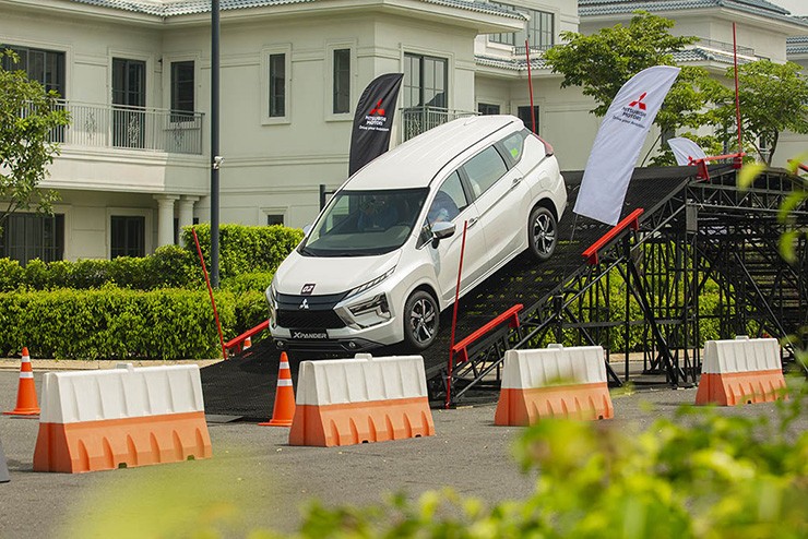 Giá lăn bánh Mitsubishi Xpander mới nhất tháng 5/2023: Mạnh tay ưu đãi, ‘áp đảo’ Toyota Veloz Cross ảnh 1