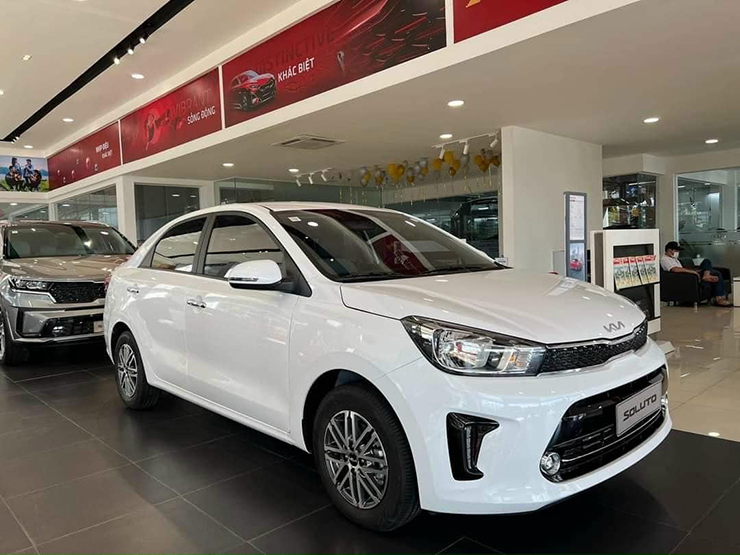 Kia Soluto with extremely cheap rolling price in May 2023, threatening Toyota Vios, Hyundai Accent and Honda City
