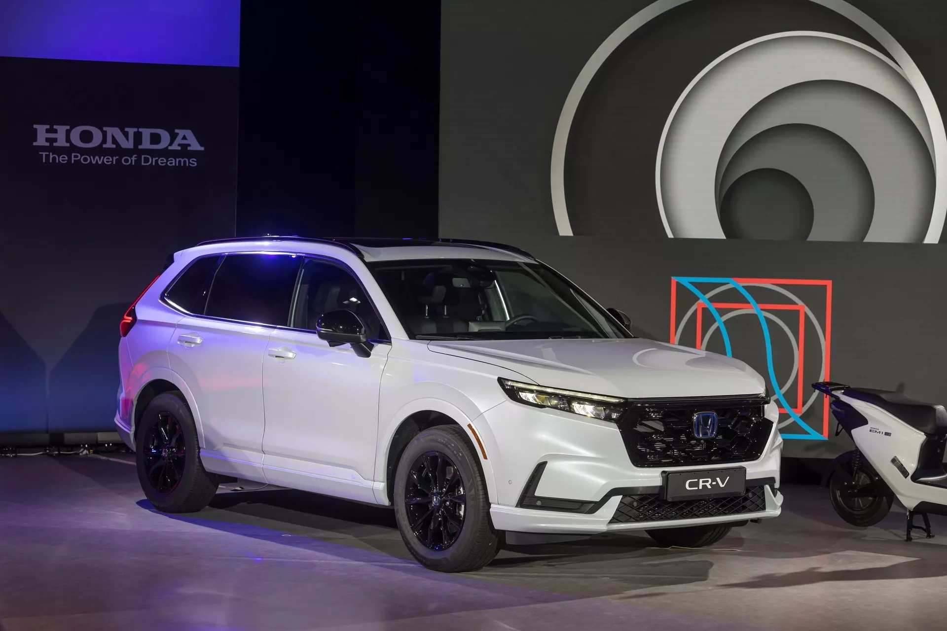 Honda CR-V 2023 revealed with 2 engine options, equipment and design to impress users