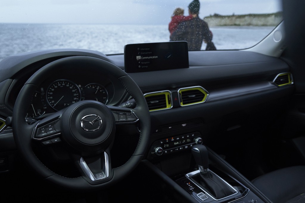 Mazda CX-5 thế hệ mới ra mắt, nâng cấp trang bị và động cơ khiến Honda CR-V 'méo mặt'