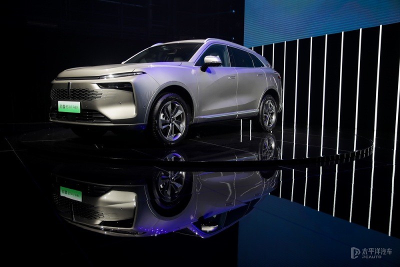 Mẫu SUV hạng sang giá rẻ hơn Mazda CX-5 tại Việt Nam ra mắt phiên bản mới, trang bị cực ấn tượng