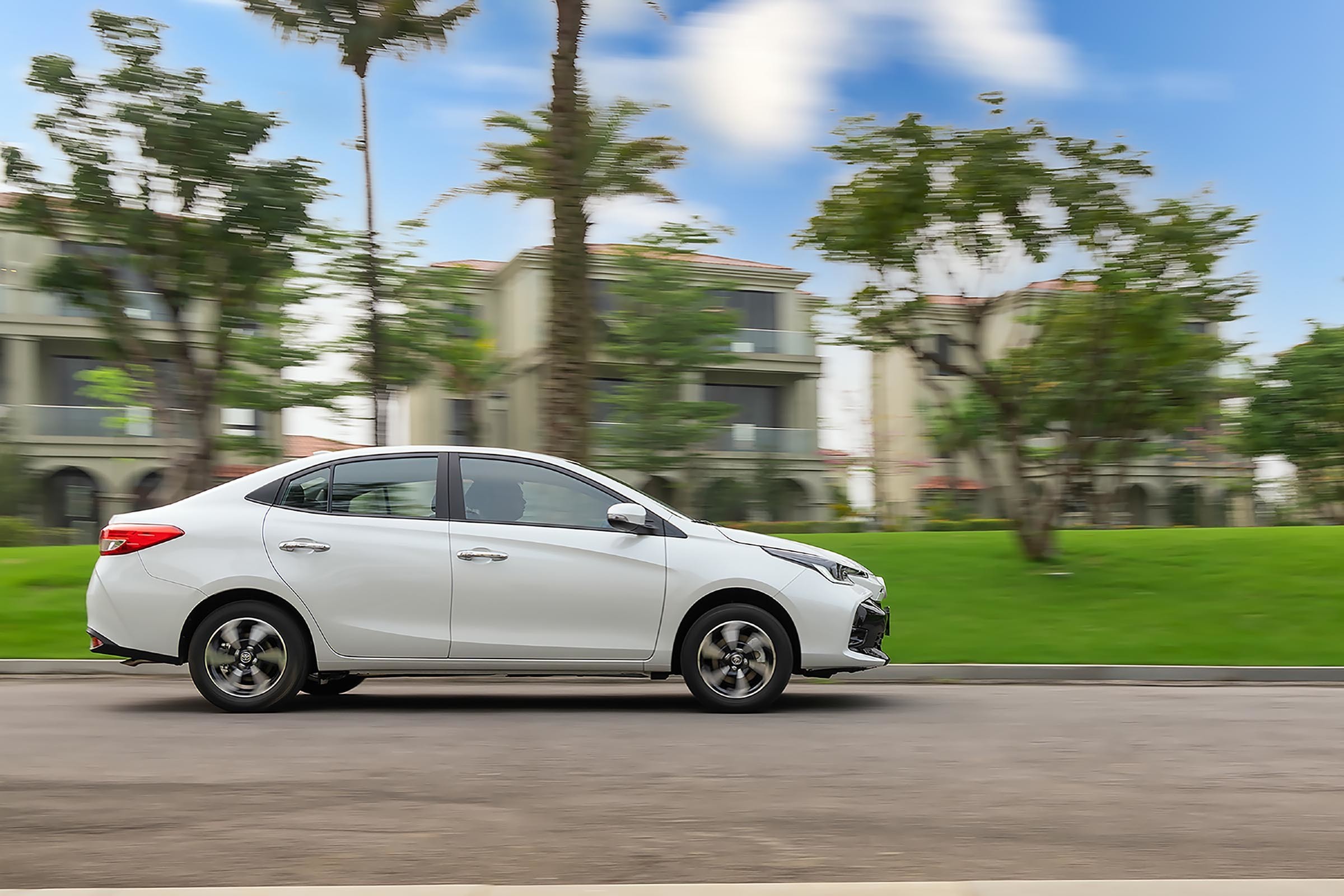 Giá lăn bánh Toyota Vios đầu tháng 6/2023 cực hấp dẫn, quyết lấy lại ngôi vương từ Hyundai Accent ảnh 2
