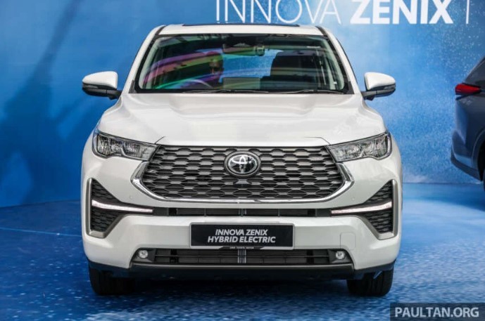 Toyota Innova thế hệ mới ra mắt: Nhiều trang bị ‘chất’, giá bán khiến Mitsubishi Xpander kinh ngạc ảnh 3