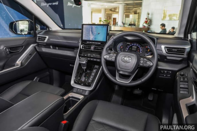 Toyota Innova thế hệ mới ra mắt: Nhiều trang bị ‘chất’, giá bán khiến Mitsubishi Xpander kinh ngạc ảnh 4