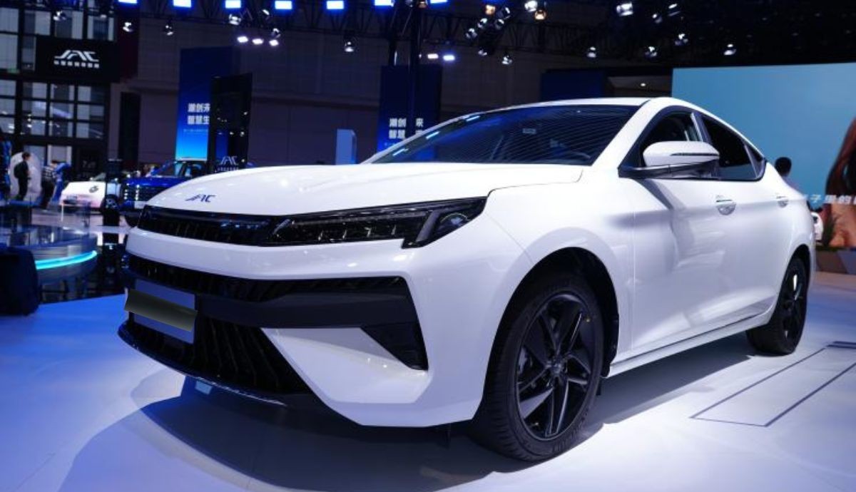 Mẫu sedan vừa ra mắt đã ‘gây sốt’: Thiết kế ‘đẹp mê ly’, giá rẻ bằng nửa Hyundai Accent tại Việt Nam