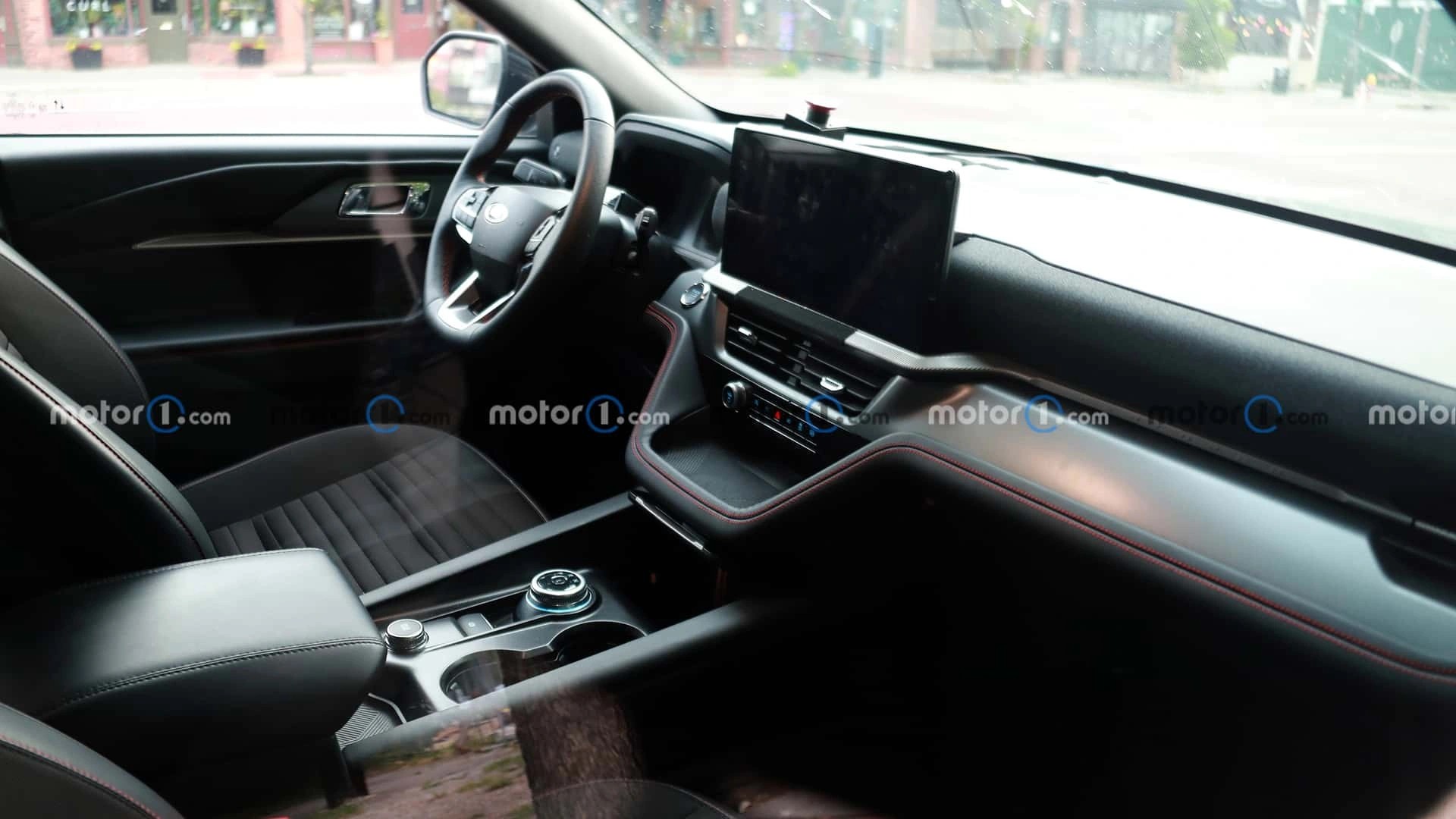 Ford Explorer 2024 lộ diện: Ngoại hình bề thế, dễ thành ‘cơn ác mộng’ của Toyota Land Cruiser Prado