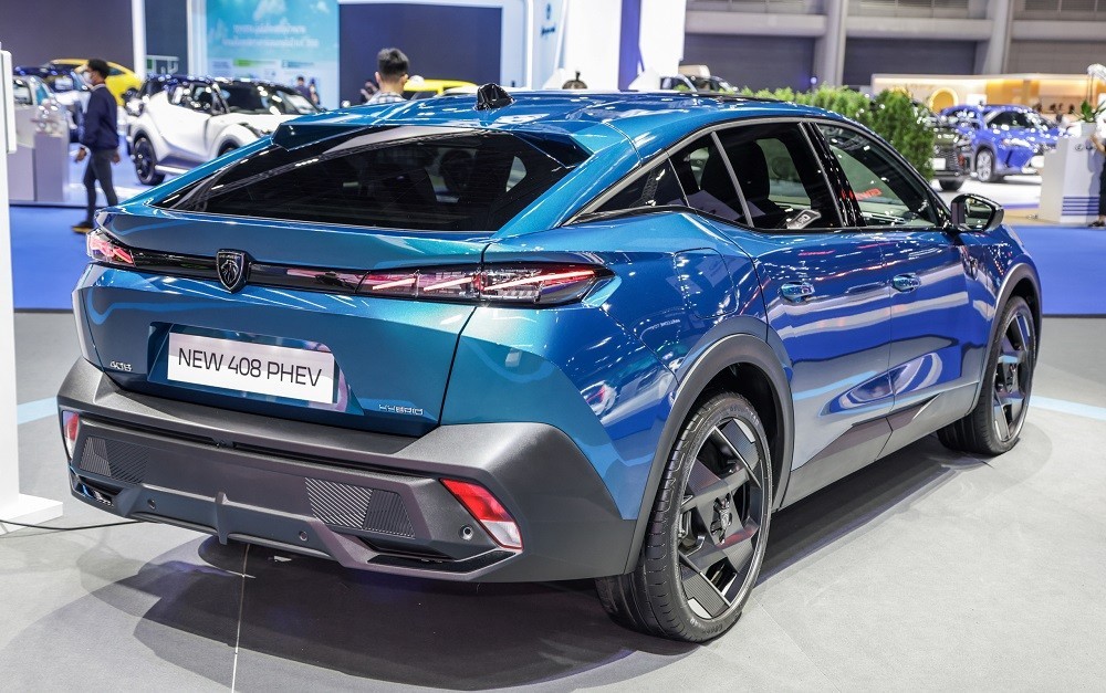 Hyundai Elantra ‘kiêng dè’ trước mẫu xe vừa ra mắt sở hữu ngoại hình đẹp lung linh